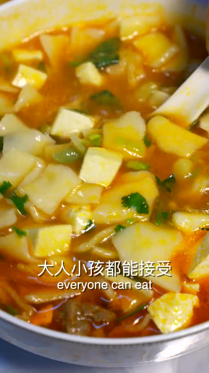 新疆15年汤饭店,开在小区里!做的家常味,老人小孩都来吃!