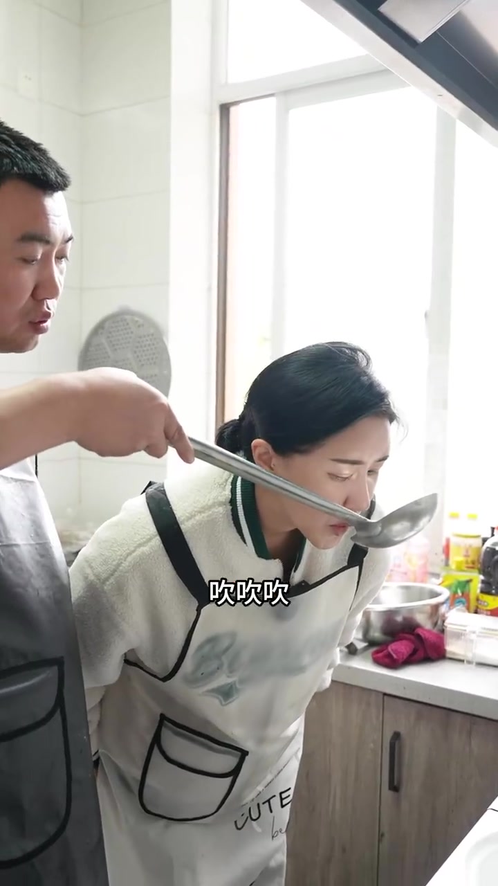 虾头熬出虾油,这个海参汤鲜掉眉毛