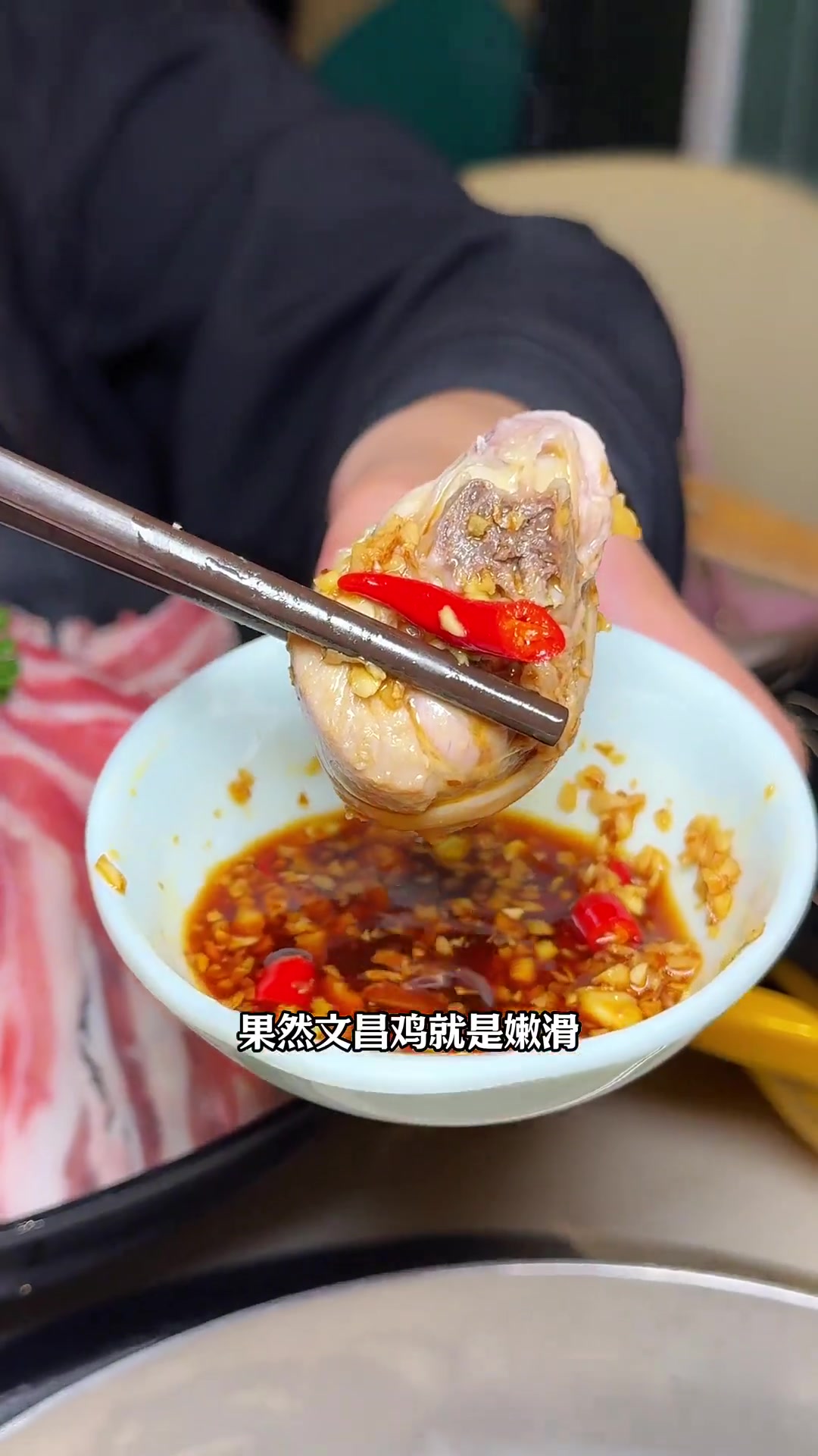 东莞惊现奶白色鲜榨椰子鸡,确定好吃?