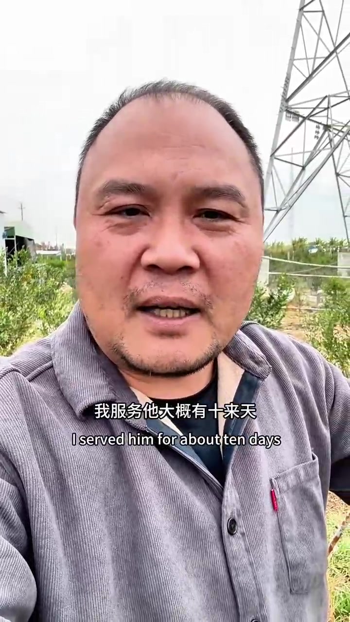 这只老母鸡好凶,一有人靠近,它就攻击,被它叨一下还真挺疼的
