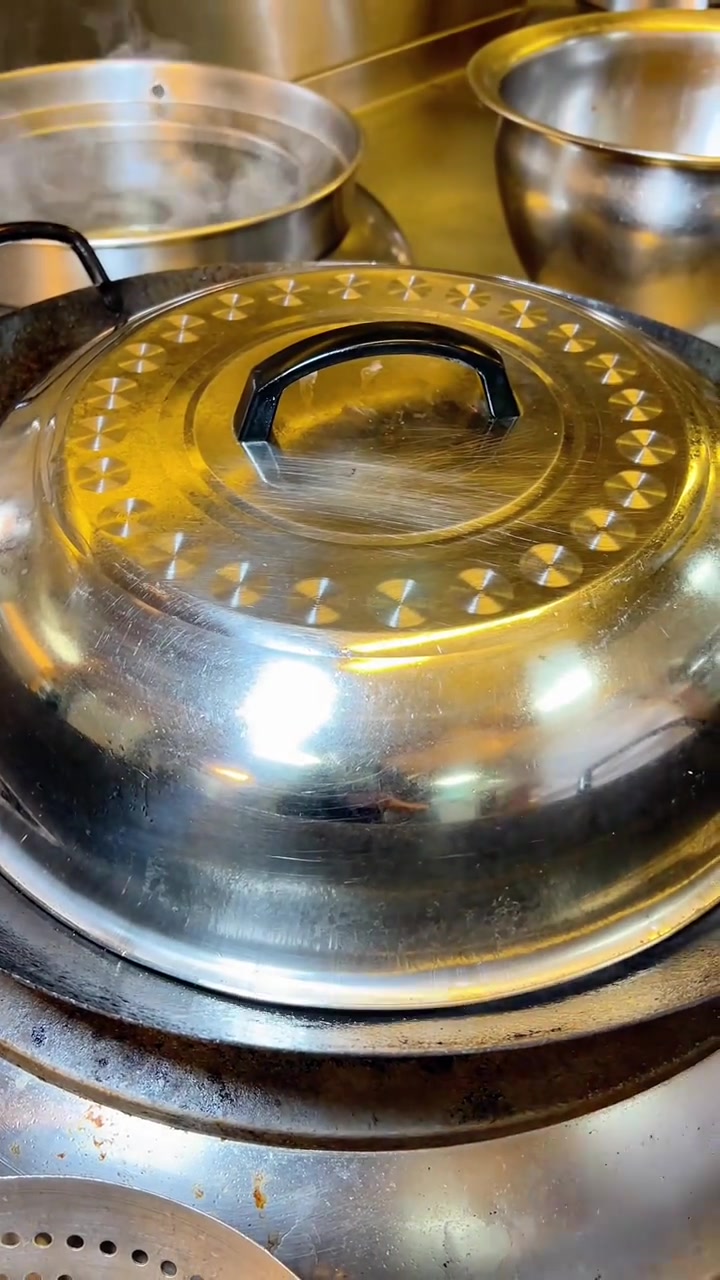 酱油水煮鱿鱼,用上一期调的酱油水来煮鱿鱼,做好闽南菜先学煮酱油水