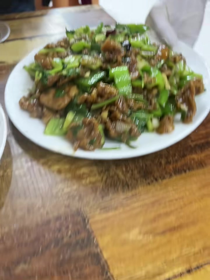 天津居民楼里的炒菜!脆皮鸭丝卷超好吃!