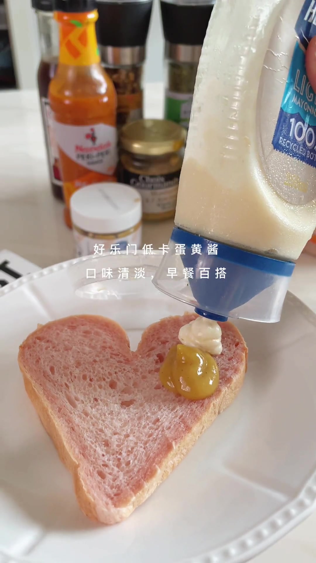 让早餐更好吃的秘诀来啦,今天全部分享给你们,后面有教大家怎么挤出细细的番茄酱沙拉酱