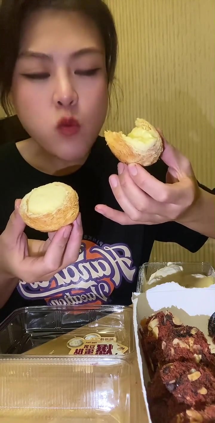 买爆浆三明治啦!新口味巧克力鲜果,开炫!