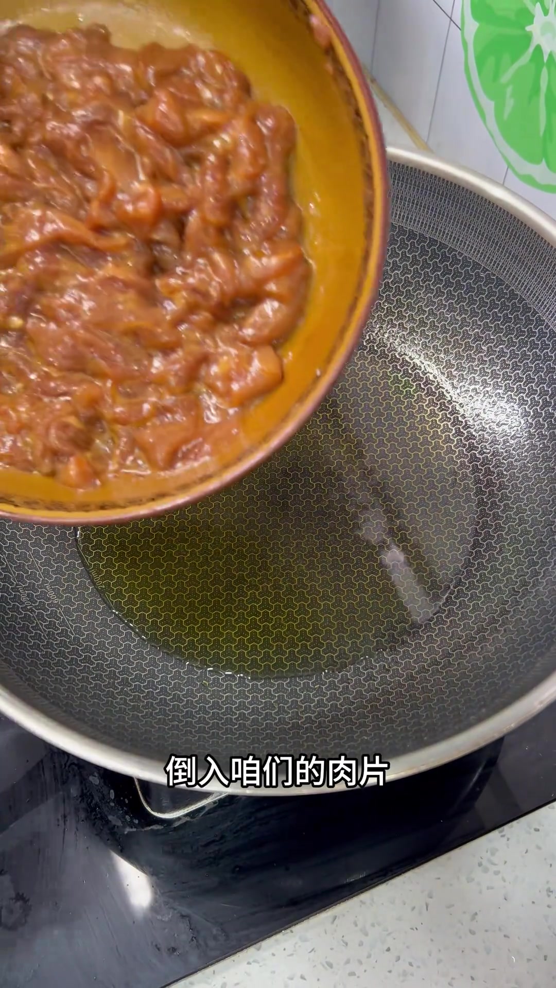 女不离藕,男不离韭,莲藕炒肉片儿分享给大家,在家也能吃到饭店的味道!