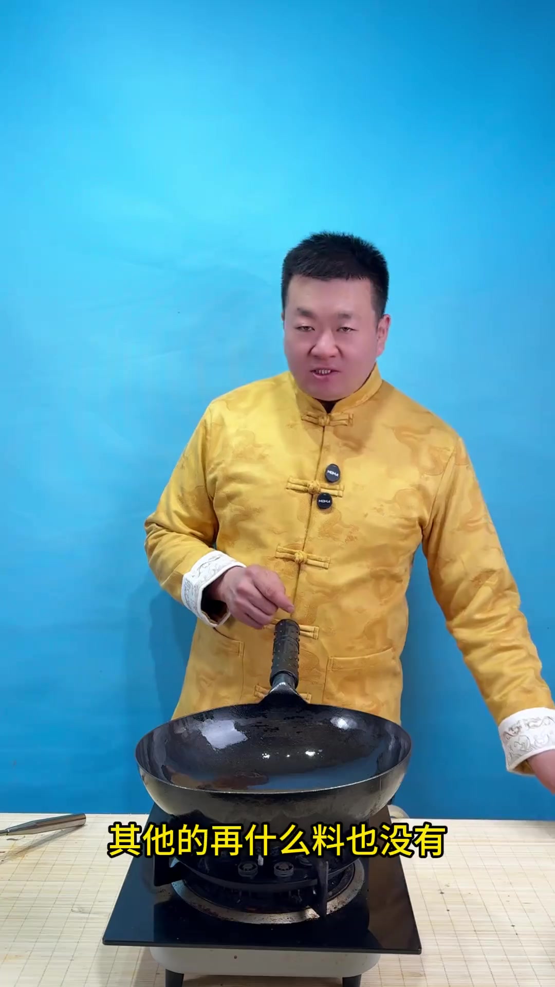 鲁菜经典油焖大虾,做法简单色泽红亮,大人小孩都爱吃