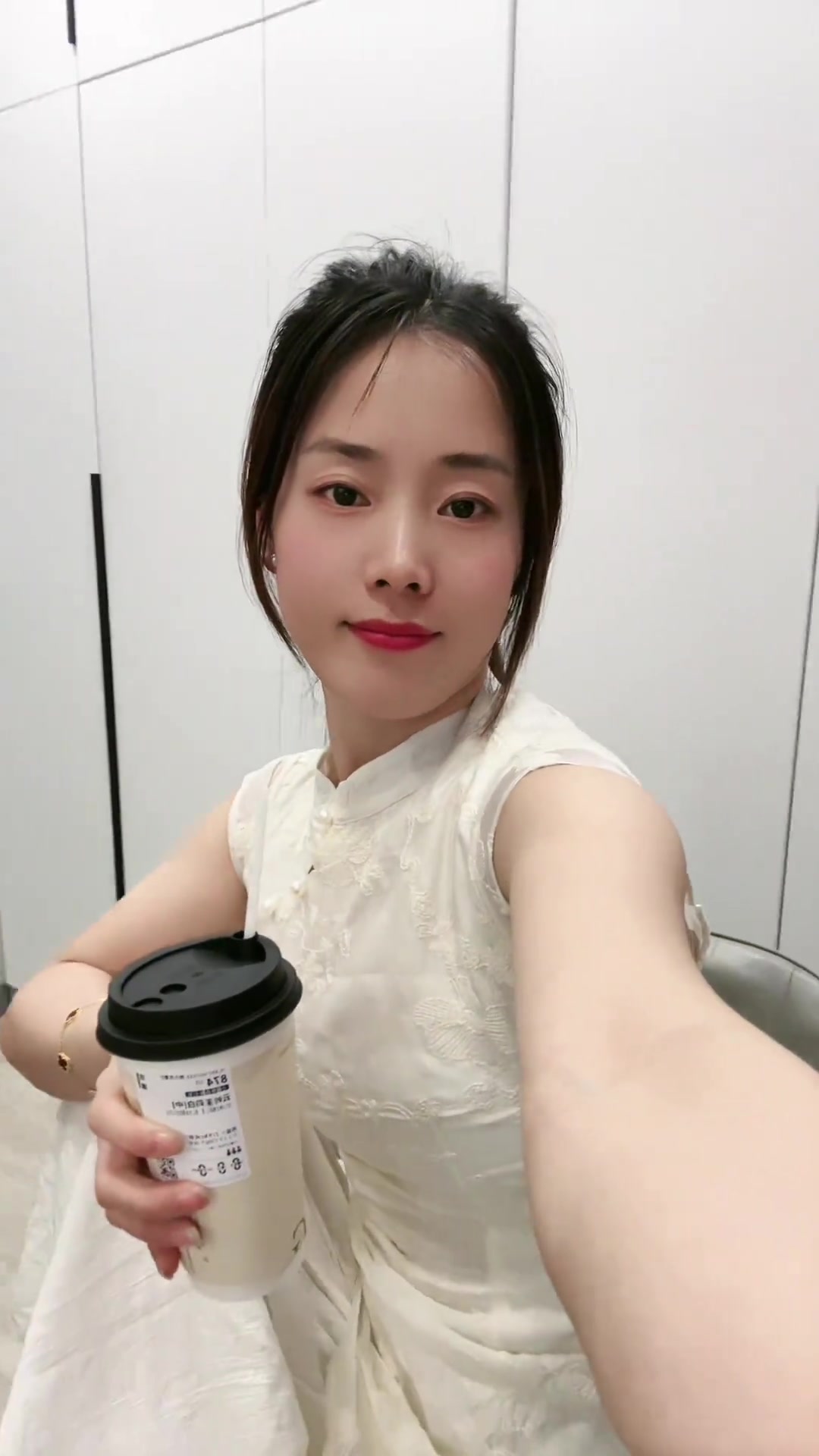 有钱后的消费满足感,全款购买一杯古茗奶茶的快乐