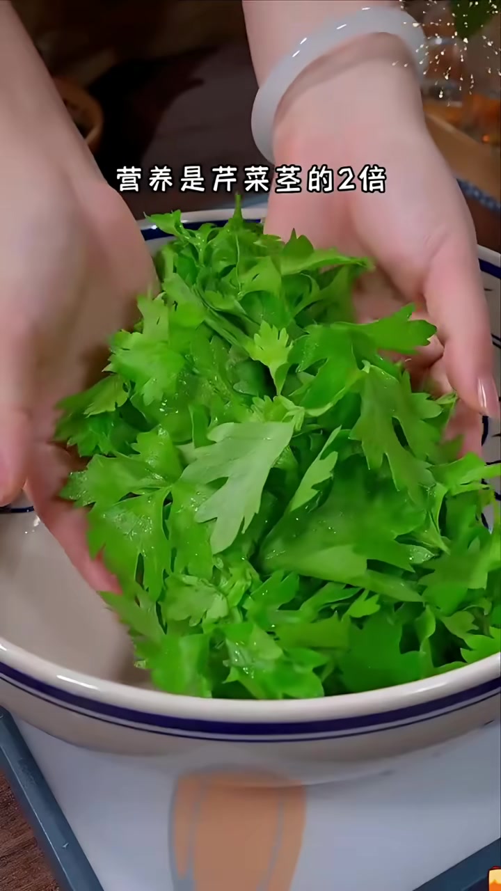 芹菜饼你像我这样做好吃的不得了