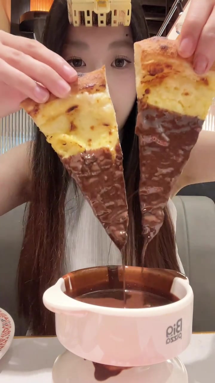 终于吃上比格披萨啦快叫上你的饭搭子陪你去吃吧,真的好好吃!