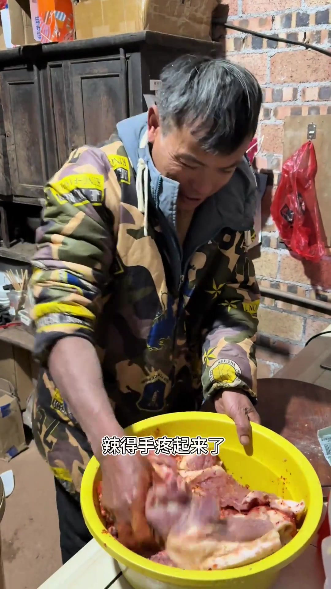 每年我家腌腊肉做风干腊肉,今年我当学徒