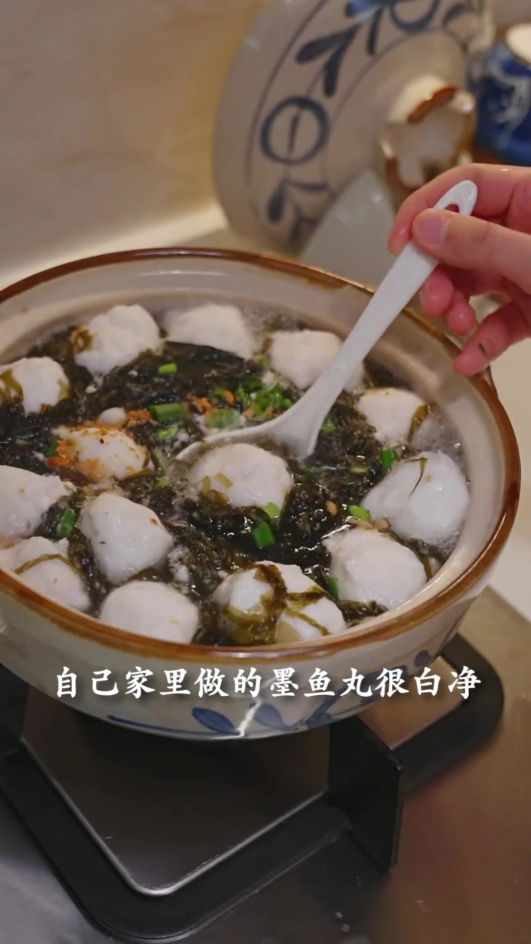 在家用2斤重的墨鱼做了64个墨鱼丸,味道好鲜甜啊