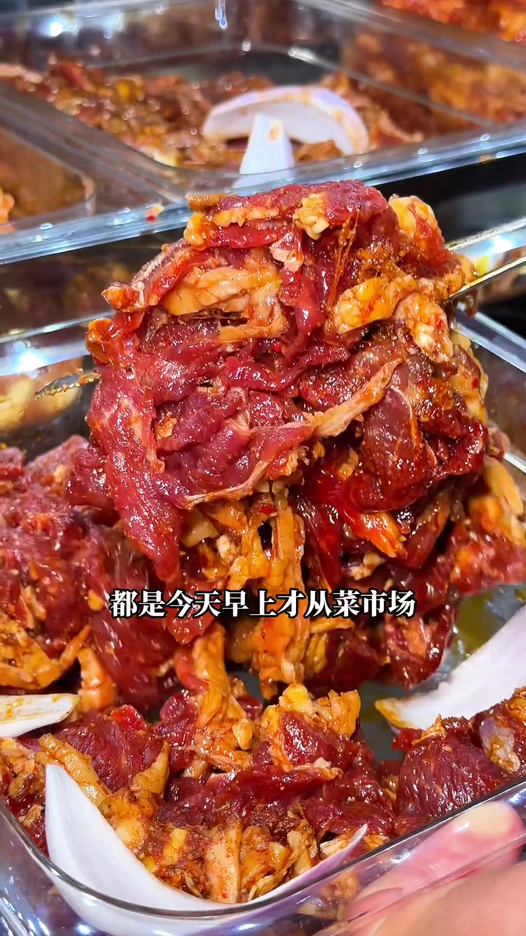 狂炫新鲜武定壮鸡就能回本?这家自助烧烤店真的不怕亏?