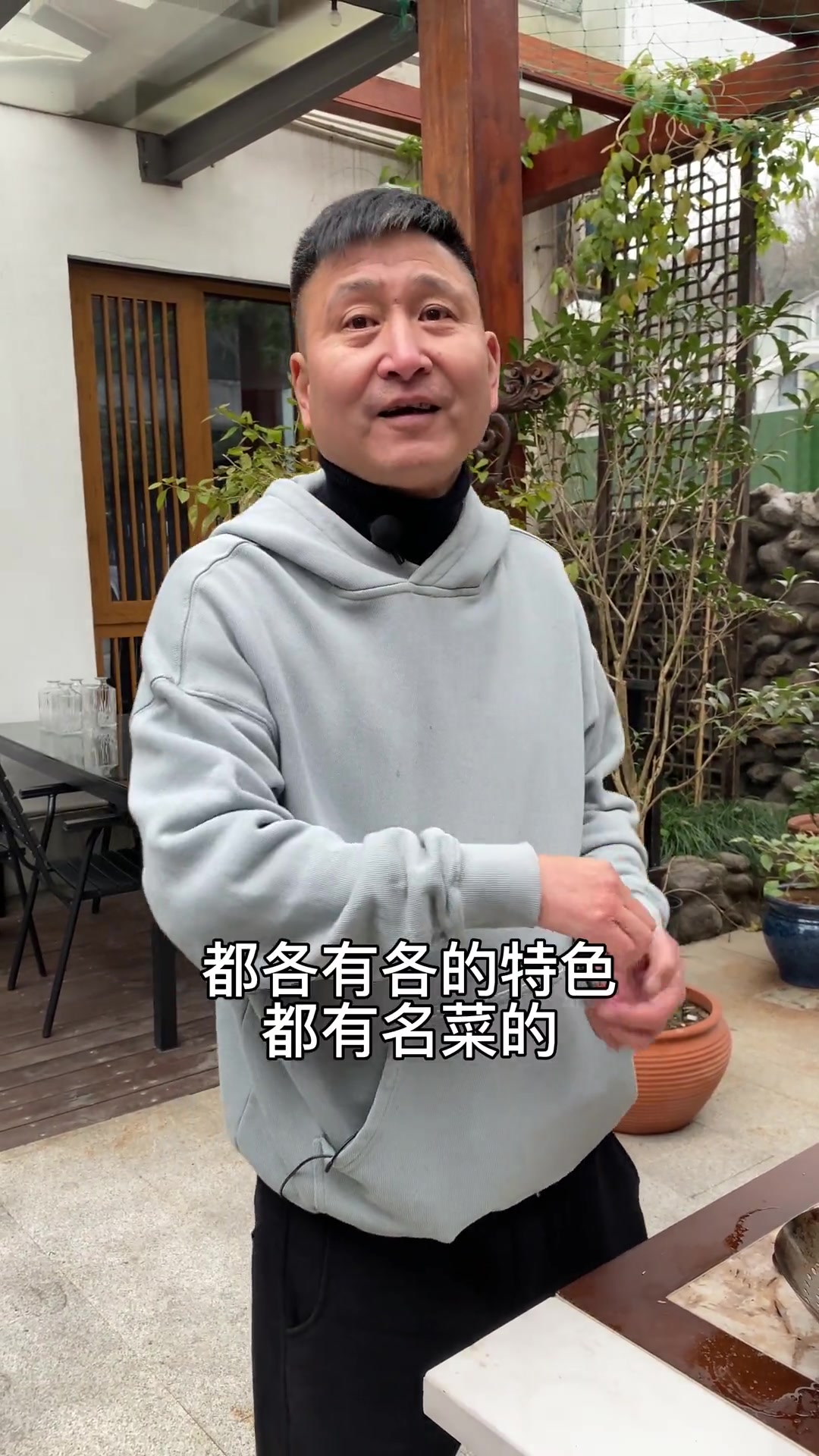 用自己酿酒的酒糟去做一盘酒糟虾,竟然比油爆虾好吃?这个做法一定要学起来,在家也可以做!