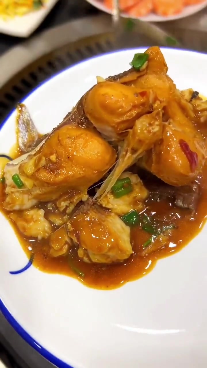 探鞍山:熬鱼馆铁锅炖