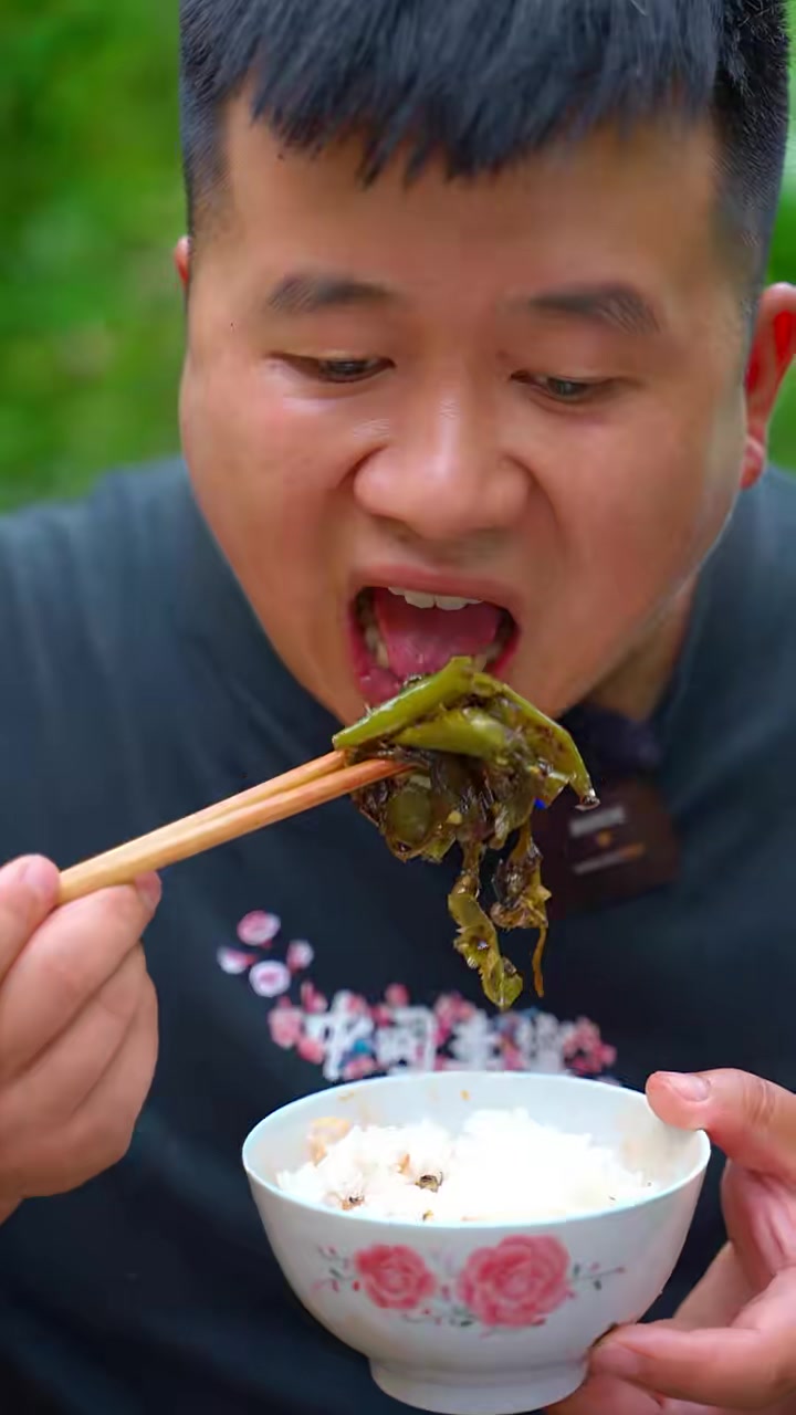 吃不完的二刀肉不要丢了,跟我做这道“烧椒回锅肉”开胃又下饭