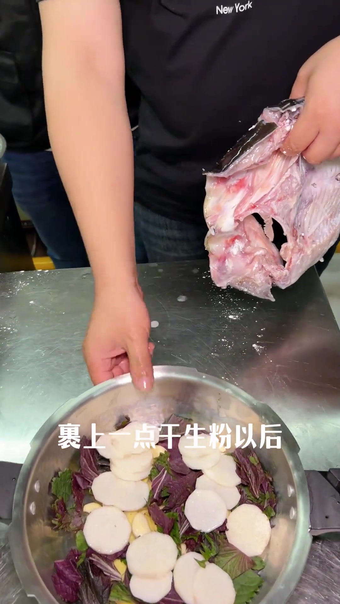 招牌高压剁椒鱼头,鲜香麻辣的视觉味觉双重盛宴,新鲜食材打造独特用餐体验
