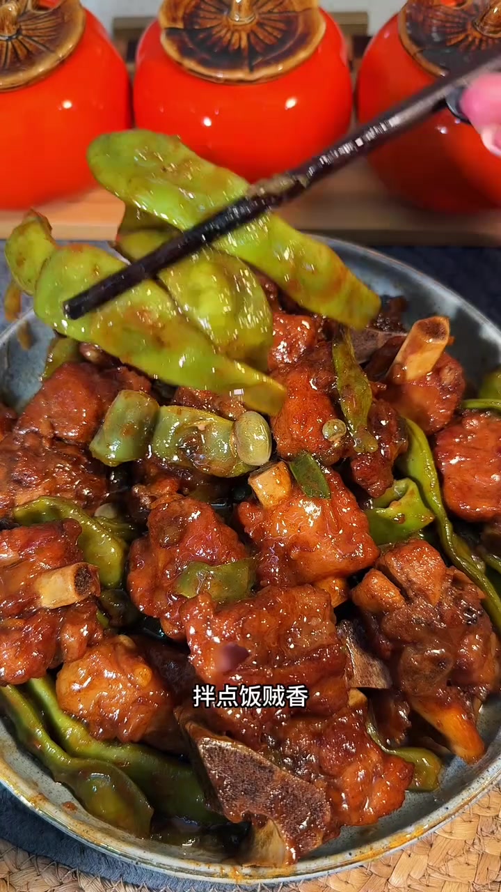 东北特色菜排骨炖豆角!这也太香了!