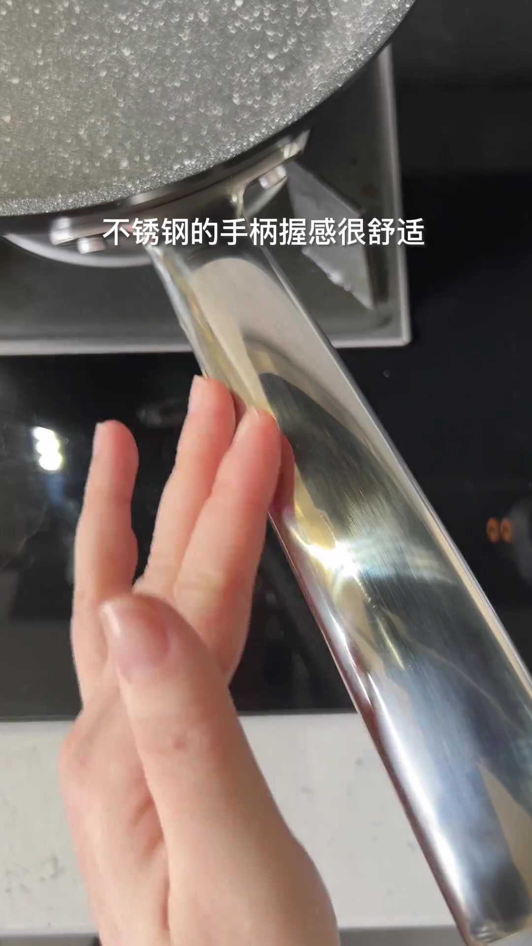 大家牛排都吃几分熟呢?今天还有平底锅就能搞定的拉丝土豆芝士饼,巨好吃!