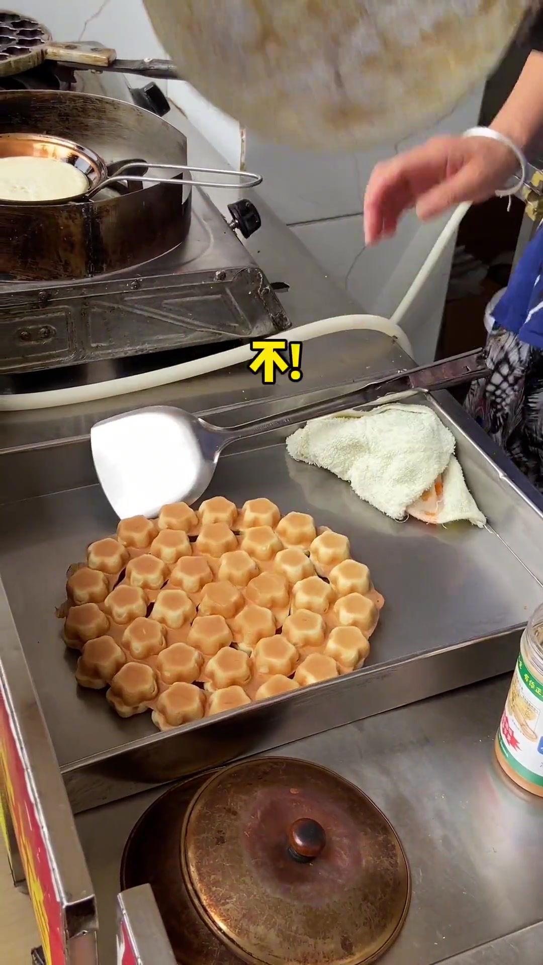 梅花小蛋糕真的好久不见了!7块钱一大盘还是小时候的味道