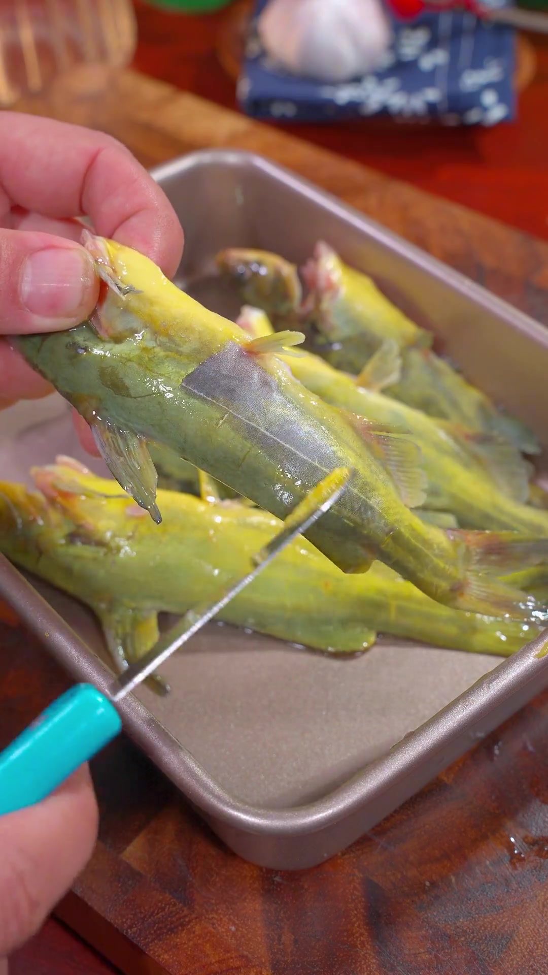 这样煮黄骨鱼豆腐汤，肉嫩刺少，汤鲜味浓，营养又好喝