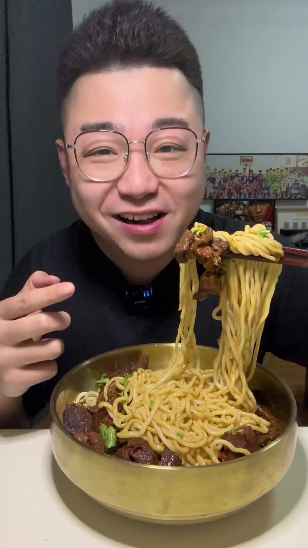 这一大碗牛肉面太香啦哈哈哈