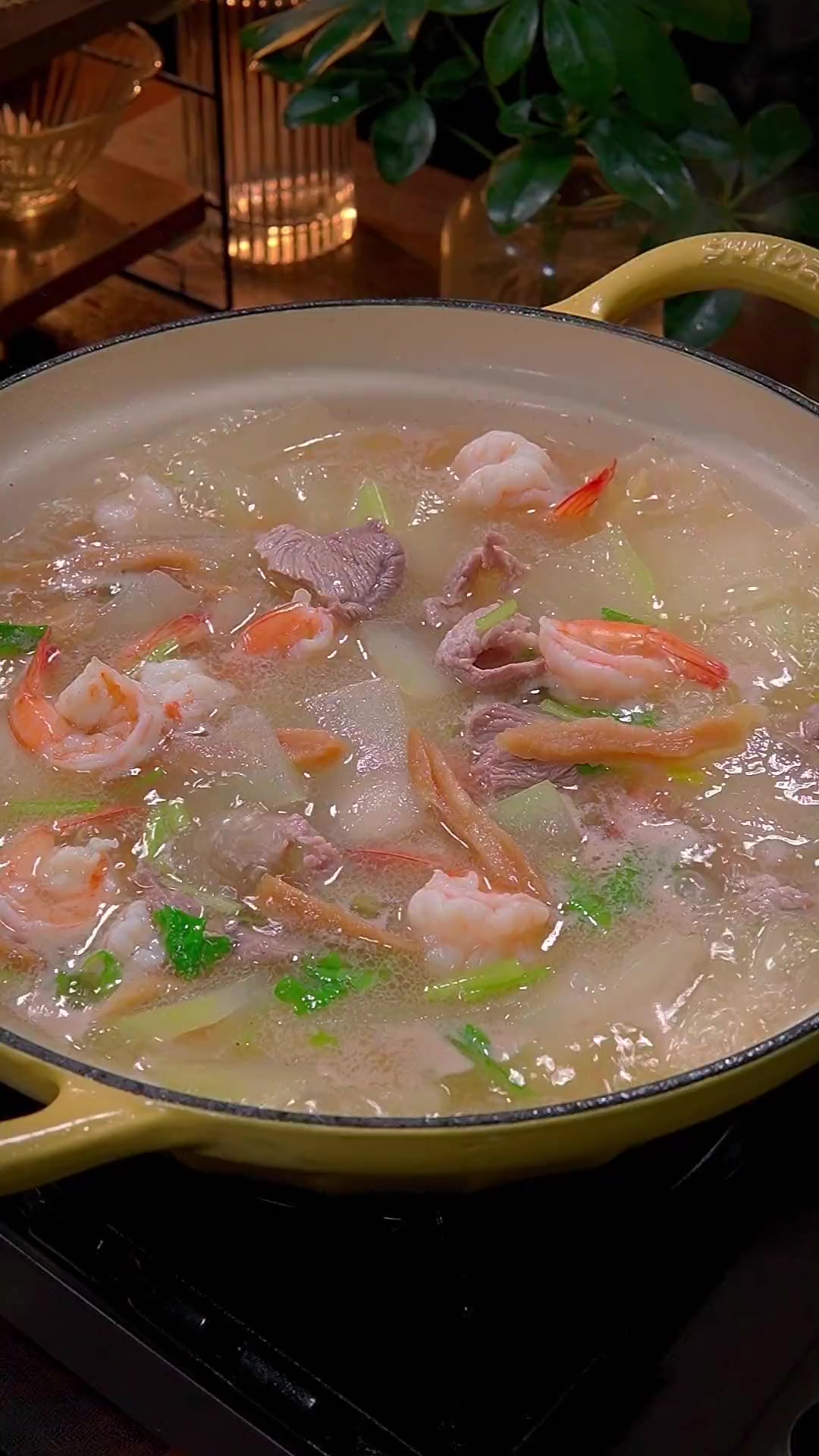 这是我家夏天一周喝三次的冬瓜汤,真的非常鲜甜,营养又美味