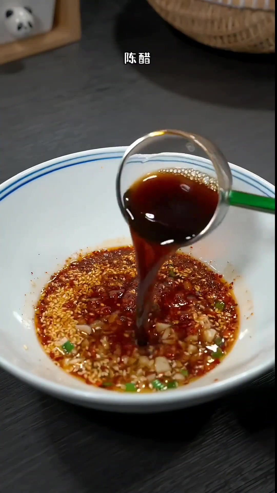 喜欢吃重庆酸辣粉的别去外面买了,在家做酸辣过瘾