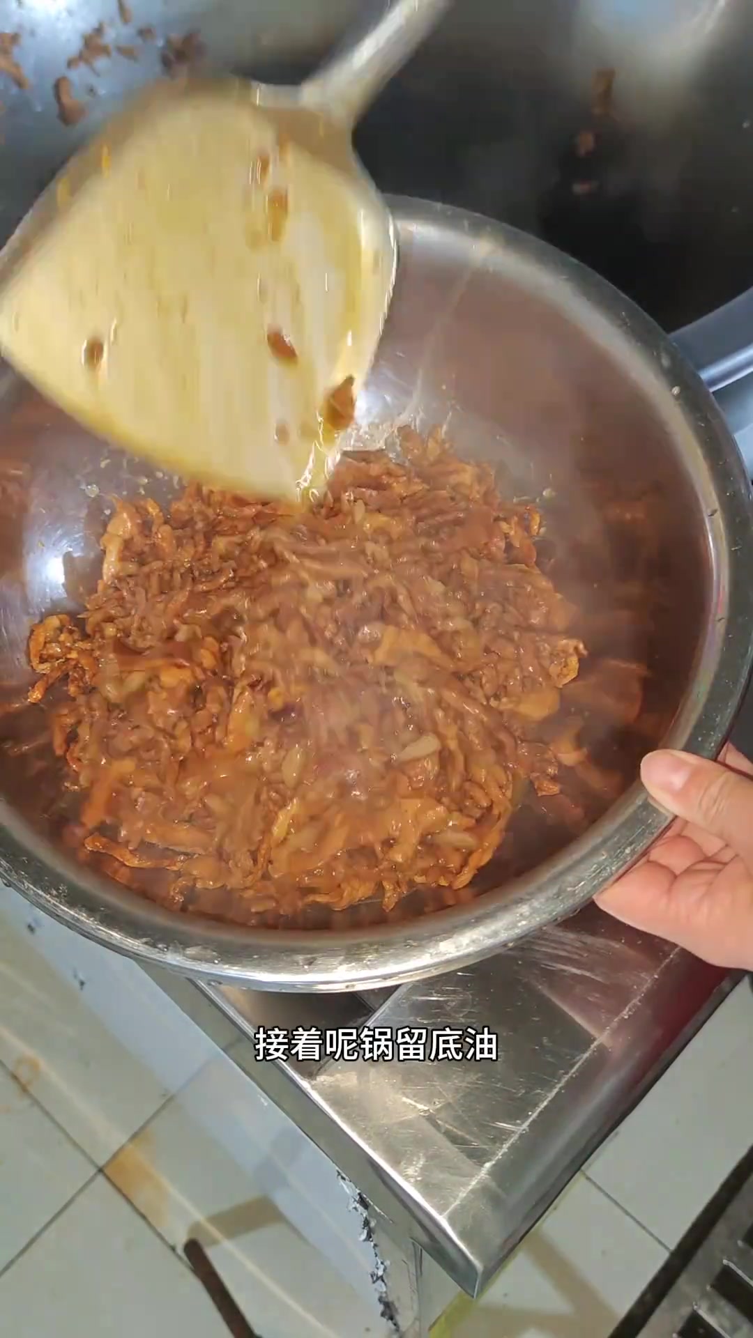 好久没吃炒面,今儿来份简单的肉丝鸡蛋炒面