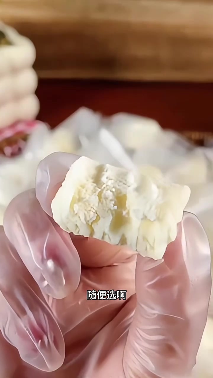 奶疙瘩怎么挑?内蒙古奶疙瘩和新疆奶疙瘩的区别?内蒙古奶条,奶贝,奶疙瘩,坚果奶酪酥!