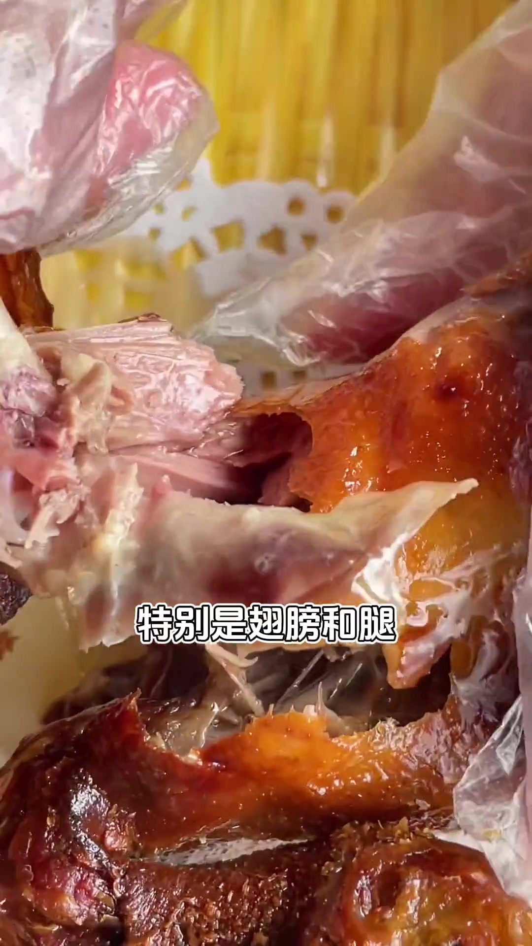 一家位于江门的中式园林粤菜馆,主打中山菜和江门菜,各种特色菜,丰俭由人,出品还挺不错~吃完