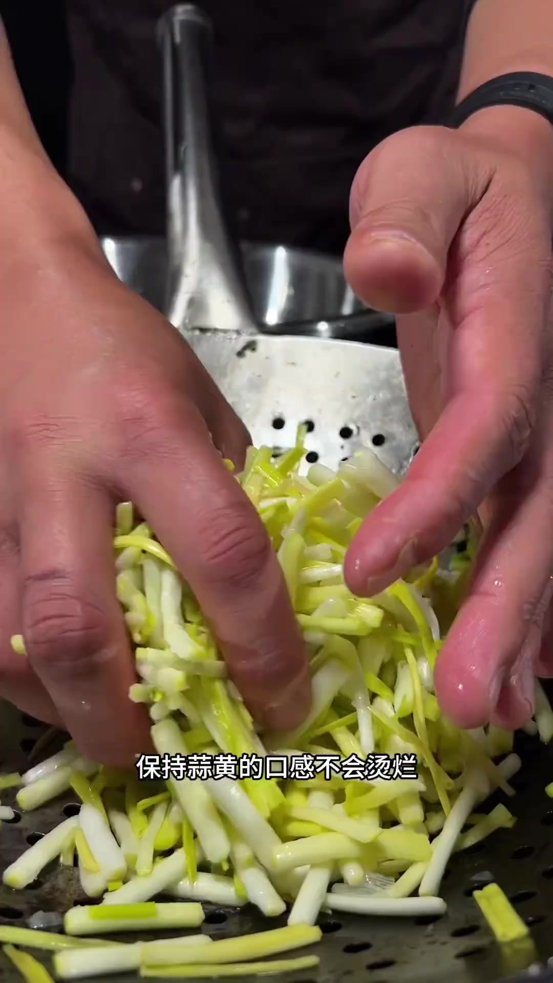 大席凉菜,蒜黄鸡丝做法