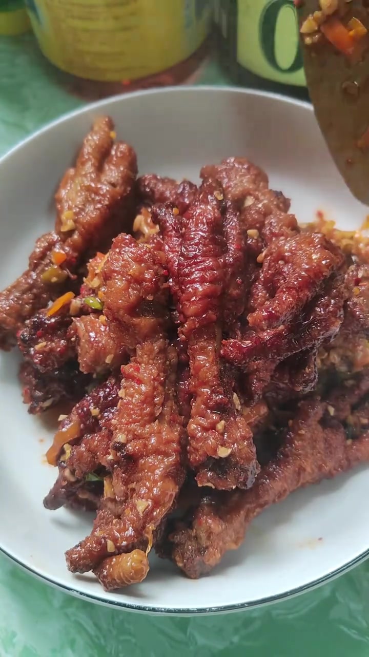 今天分享家庭版,虎皮鸡爪。一起动手做起来。有喜欢的吗?