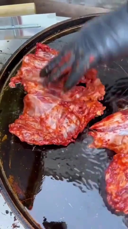 沈阳铁板小摊!嘎嘎香的进修之选——铁板鸡架!