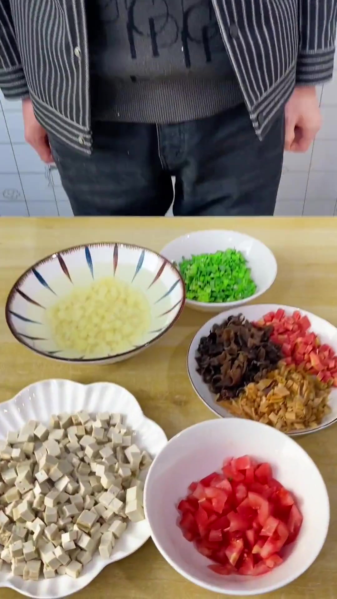 陕西农家美食素臊子面(浇汤面),汤香面筋做法简,快试试