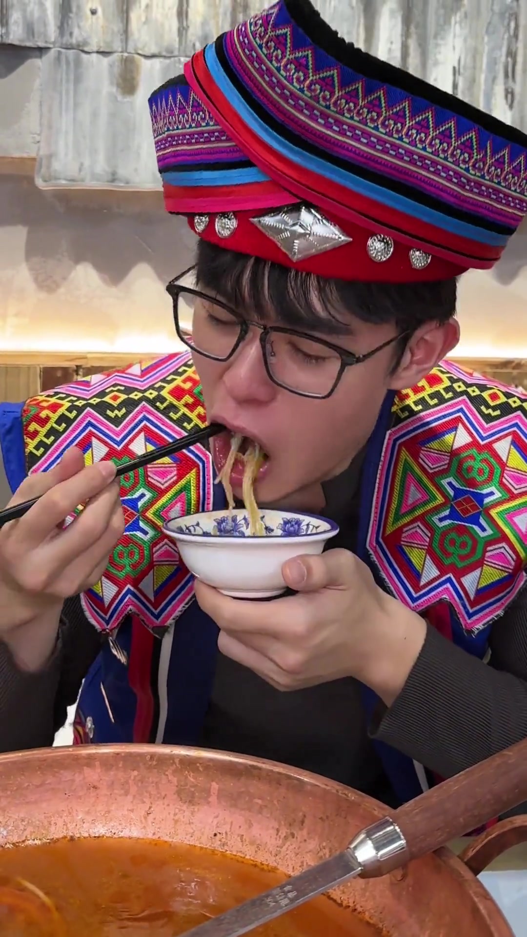 第一次吃贵州酸汤牛肉火锅～被狠狠地种草啦！