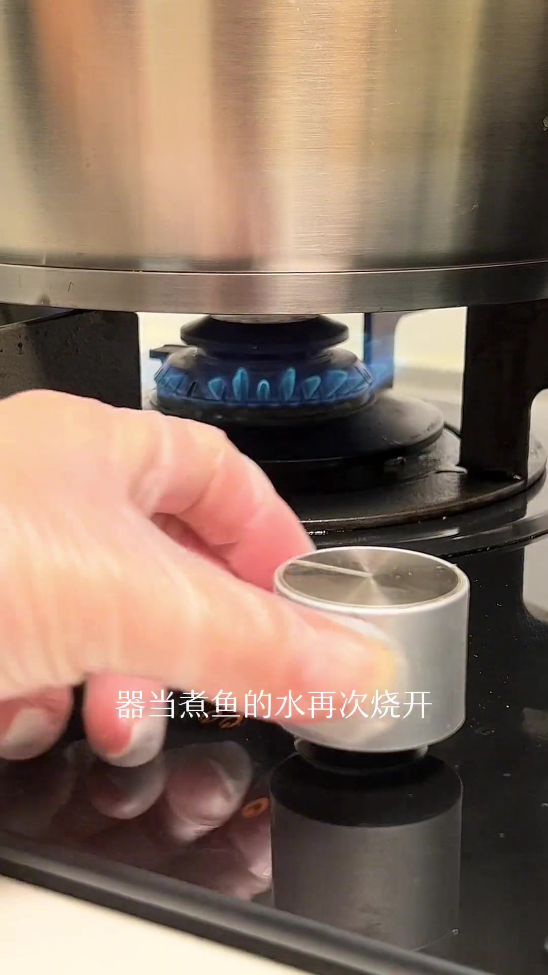 今天解锁一道鲈鱼新做法,大家可以试试,藤椒水煮鱼