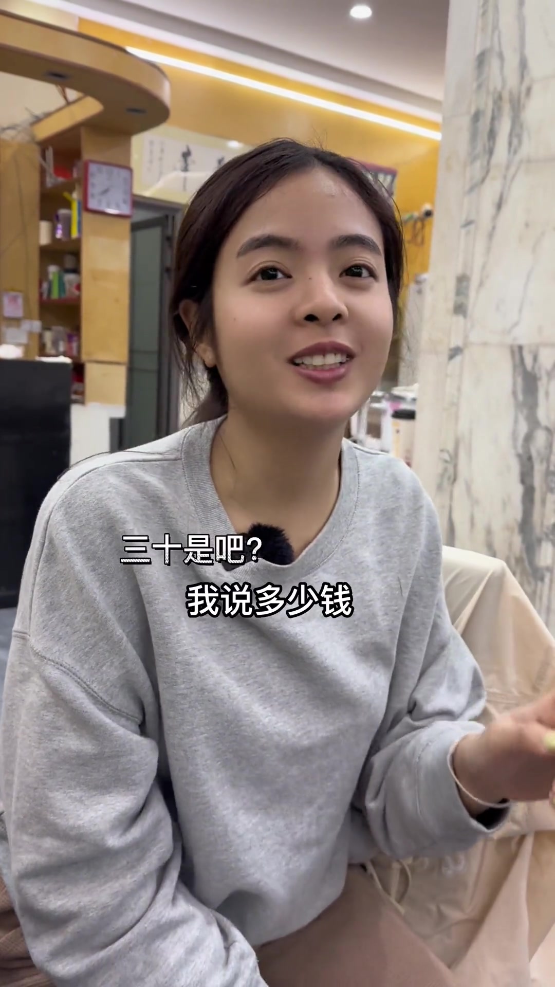 泰国媳妇第一次来盱眙吃30块一只的小龙虾,很惊讶~