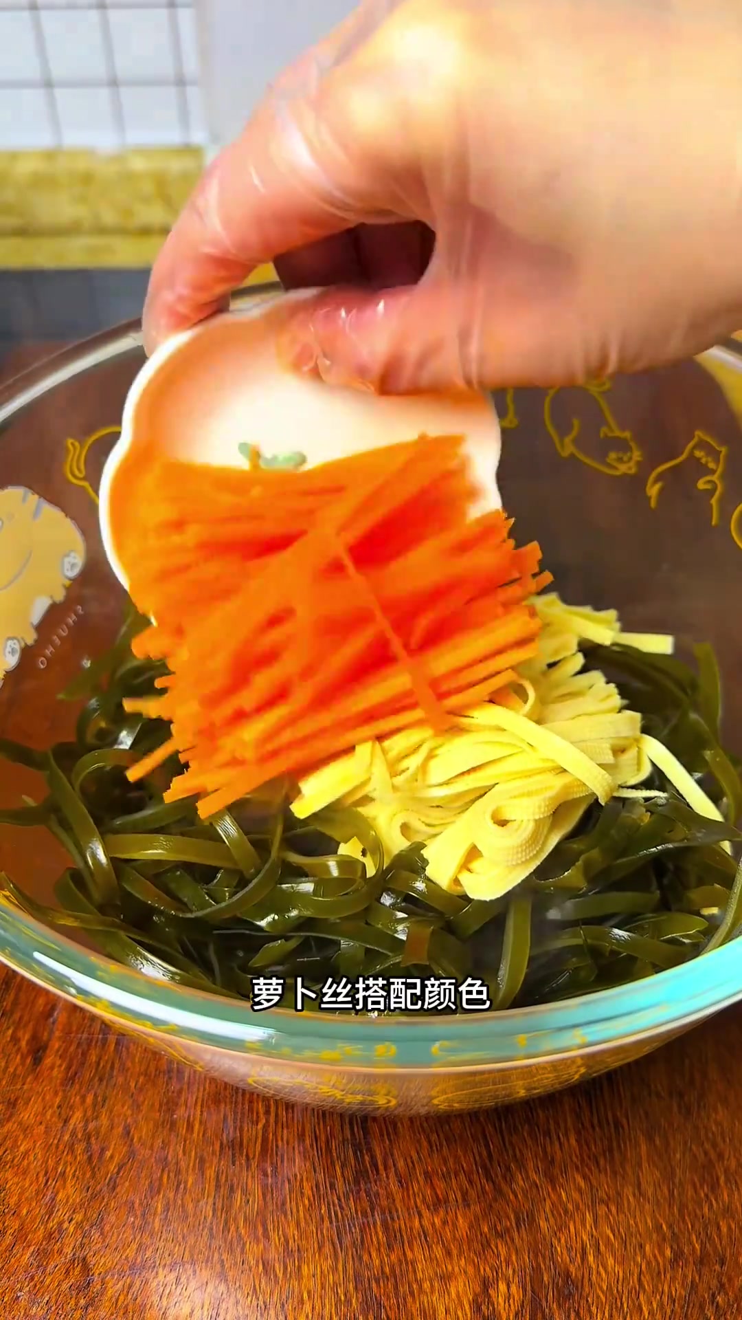 立春后的第一顿春饼,自家做的好吃放心又踏实,随便卷点菜都吃的非常满足