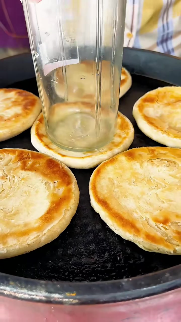 想吃驴肉火烧了,赶集买驴肉做个焖子火烧,加上驴肉更好吃