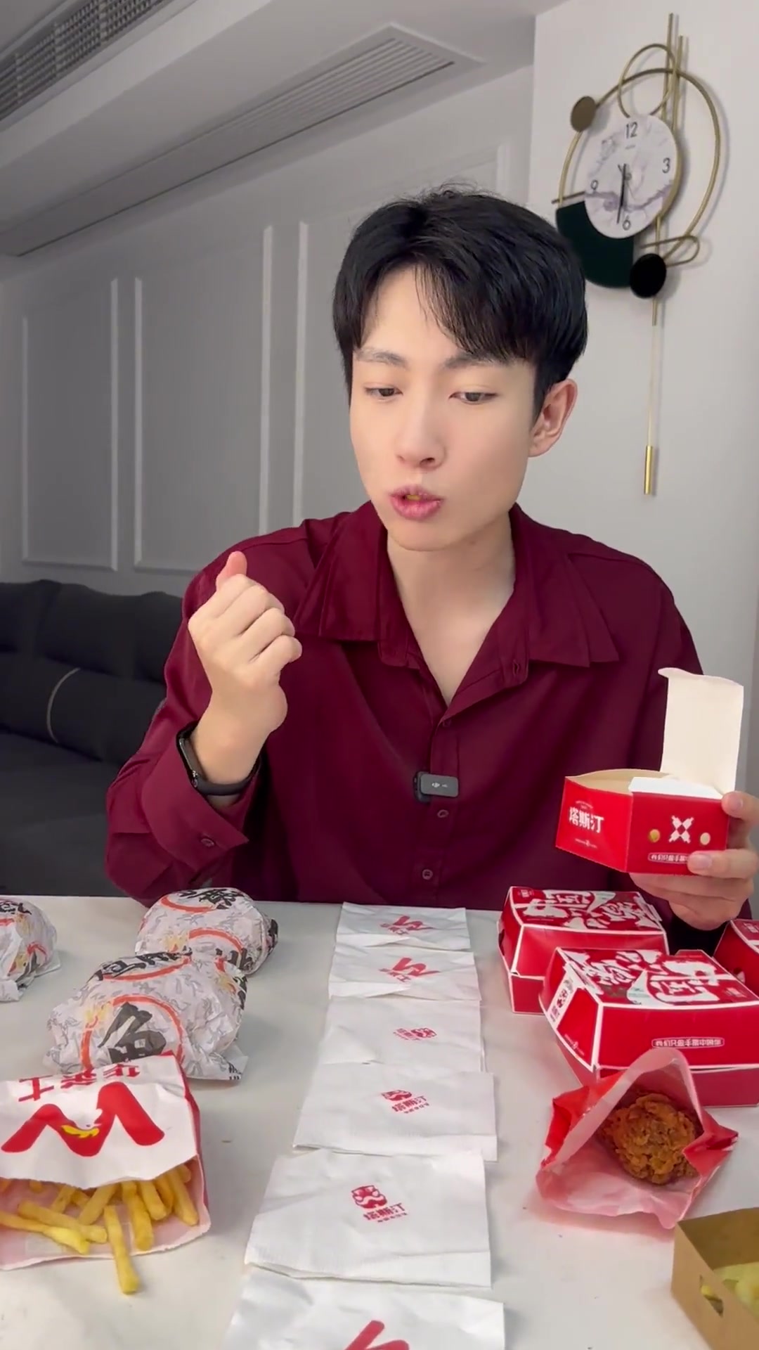 中国汉堡塔斯汀与华莱士,究竟哪个更好吃?