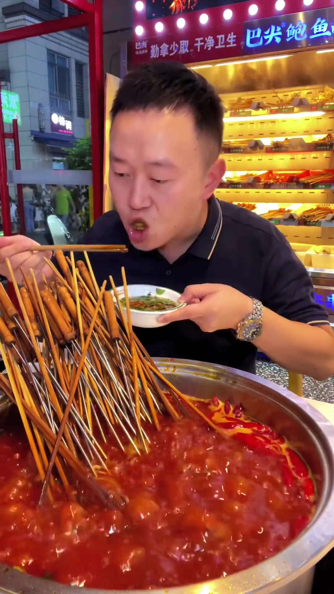 宜宾这家串串香好吃到爆,菜品丰富新鲜,回头客超多!