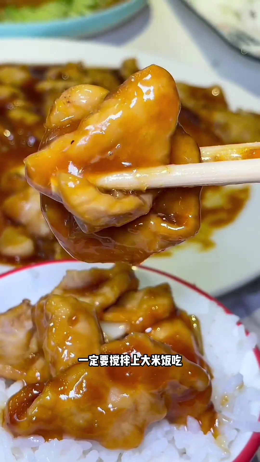 来旅游的朋友们想吃一顿正宗的大连老菜,不妨来老苏扬饭店试试,一家有着六十年历史的老菜馆