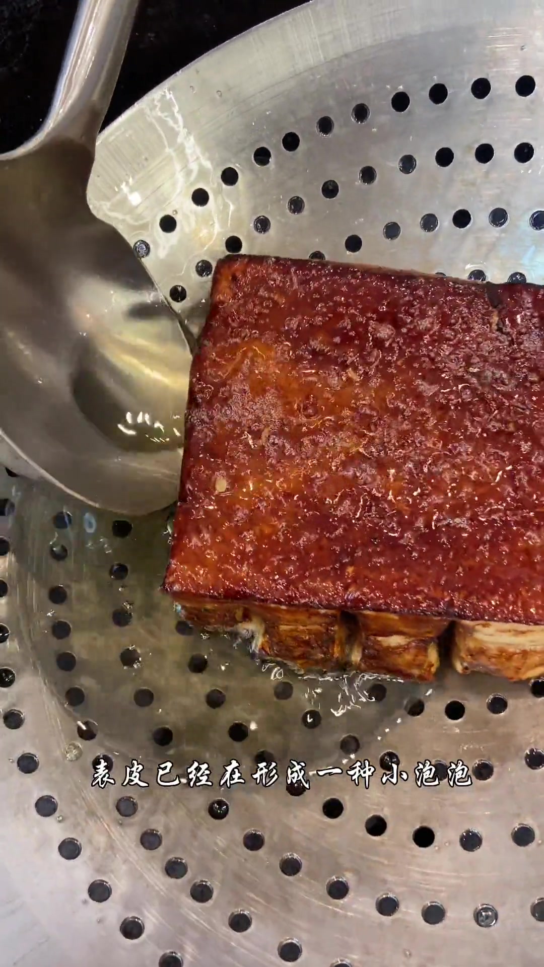 知味苑餐饮:传统坨坨肉演变而成的谢记香扣,知味苑传承五十年!等你来品尝~