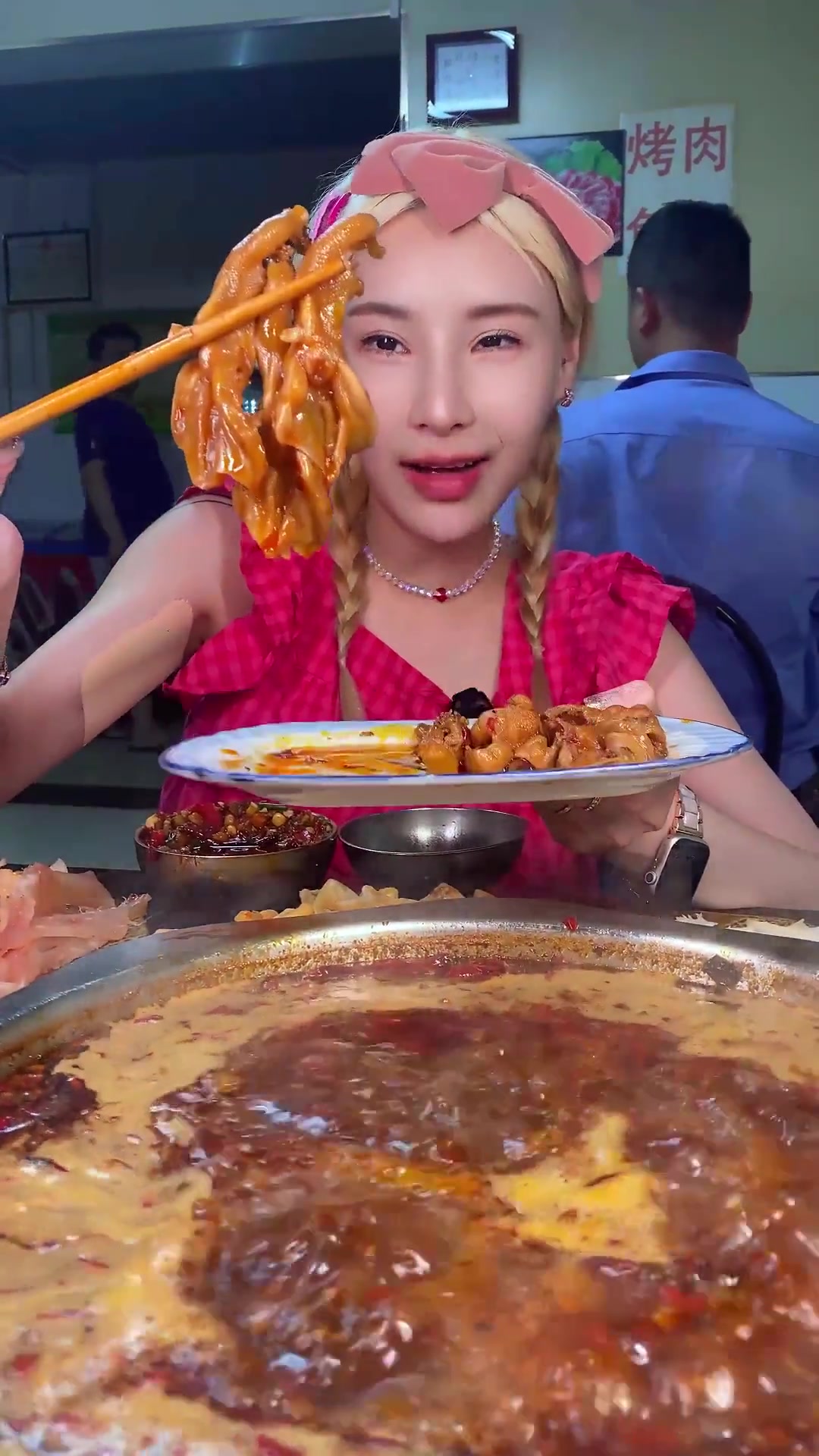 三亚姐妹神秘惊喜,超大肘子加耗儿鱼