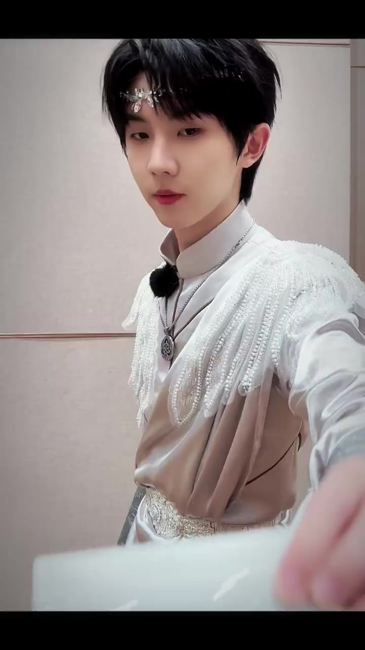 嘿,你们好吗?明明才见过面就又开始想念～ 相信你也和我们一样期待着今天,期待着一起走过的第