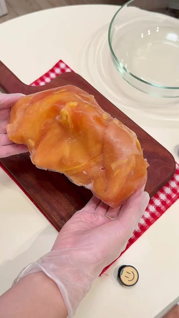 晚餐切金灿灿秋川鸡吃