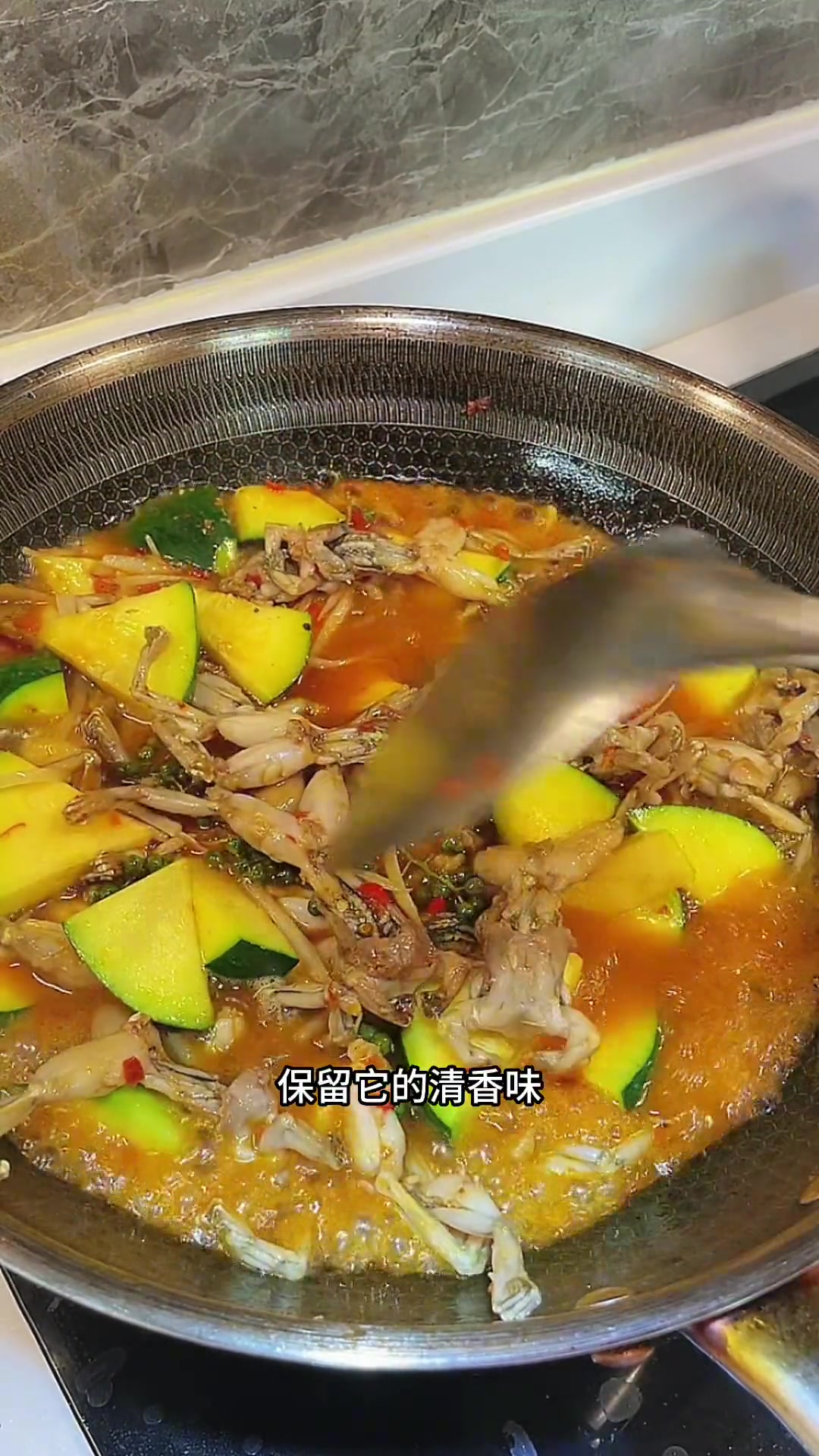 买了两斤蛙蛙,做一个鲜椒仔姜味的南瓜烧蛙,太好吃了