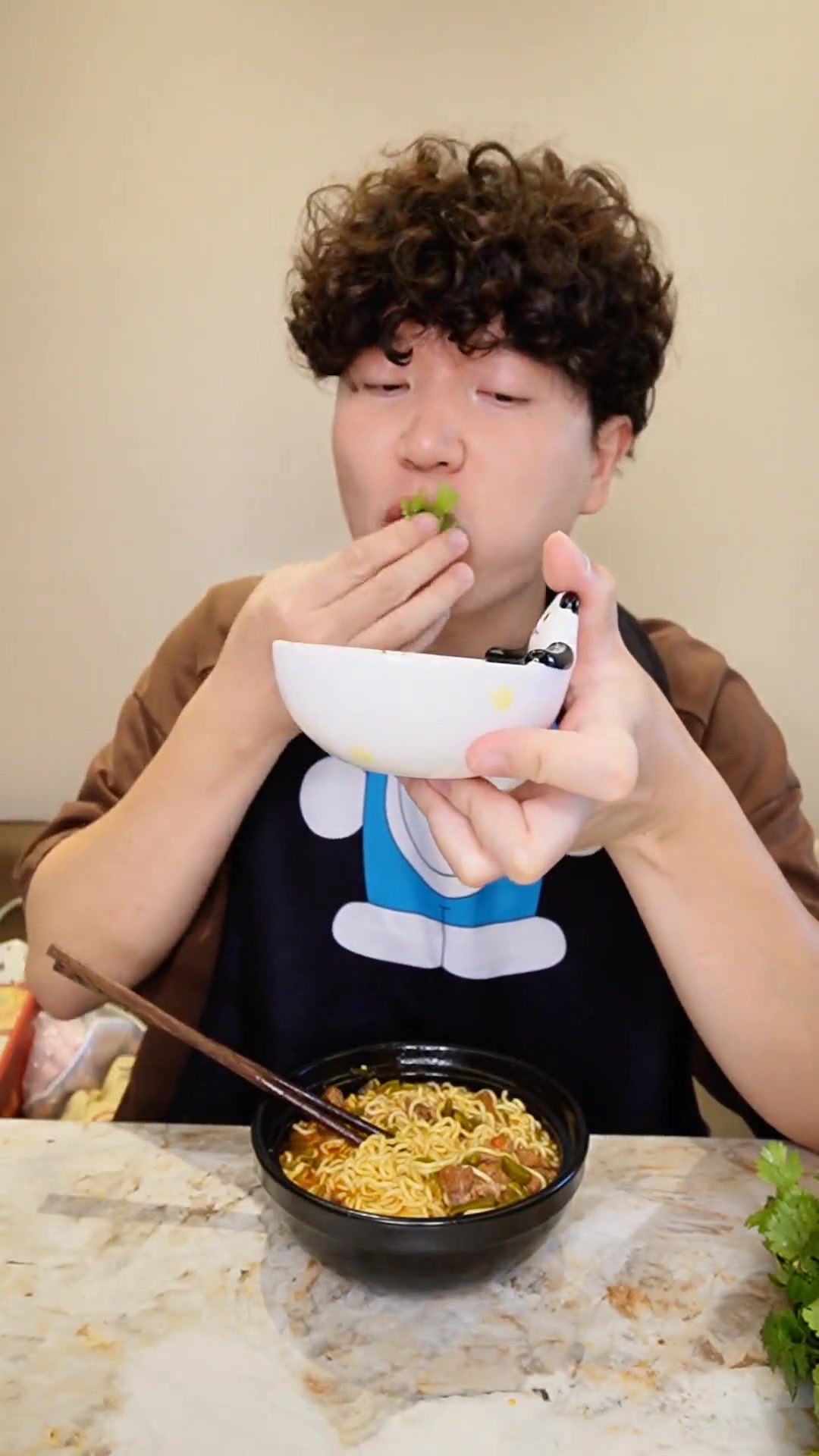 连吃100天泡面第19天,是老坛酸豆角不是老坛酸菜,吃午餐肉的第1516天