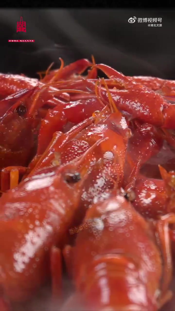 迅哥王迅 爱吃小龙虾?这不得速速来517潜江龙虾节 大吃特吃!大吉大利,今晚吃虾!
