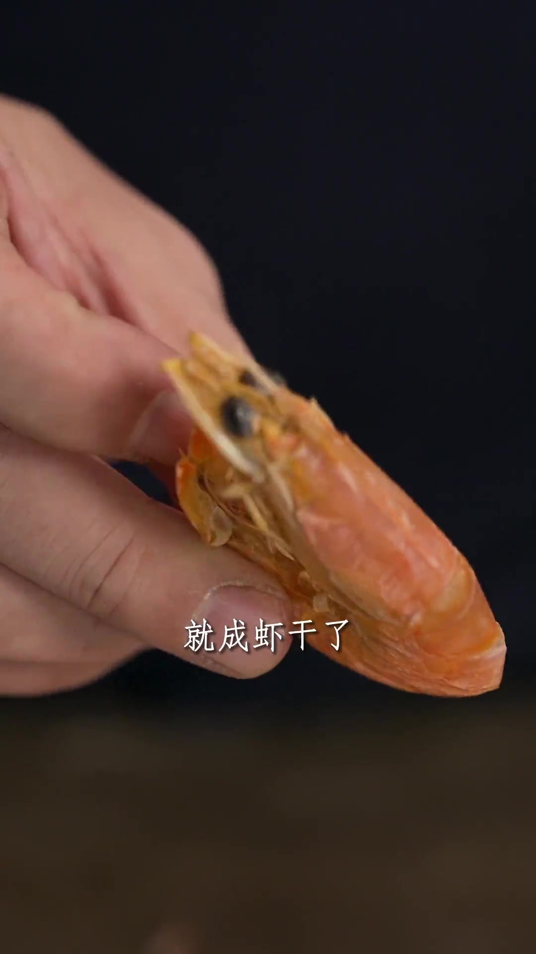 冬笋和腌菜是杭州人冬天的独家记忆，一道二冬虾干汤，暖身，暖胃，又暖心！